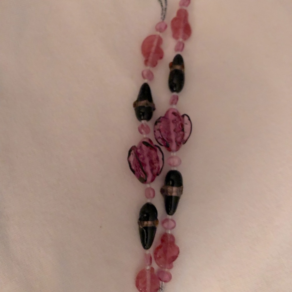 Handmade lariat necklace -Pink and black predominant colors.